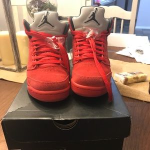 Jordan retro 5’s youth size 4